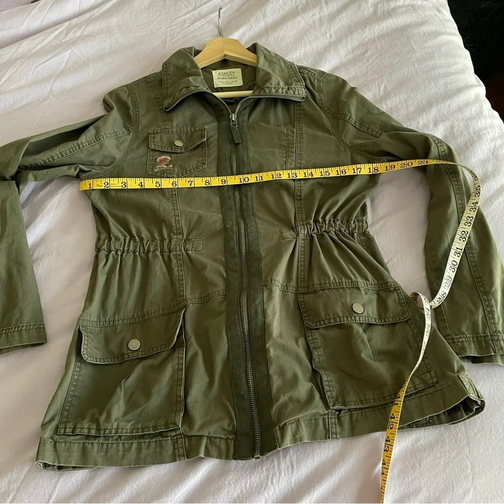 Army Green Jacket W/ Pink Flower Embroidery Small Boho Grunge 90’s Y2K - Picture 14 of 14